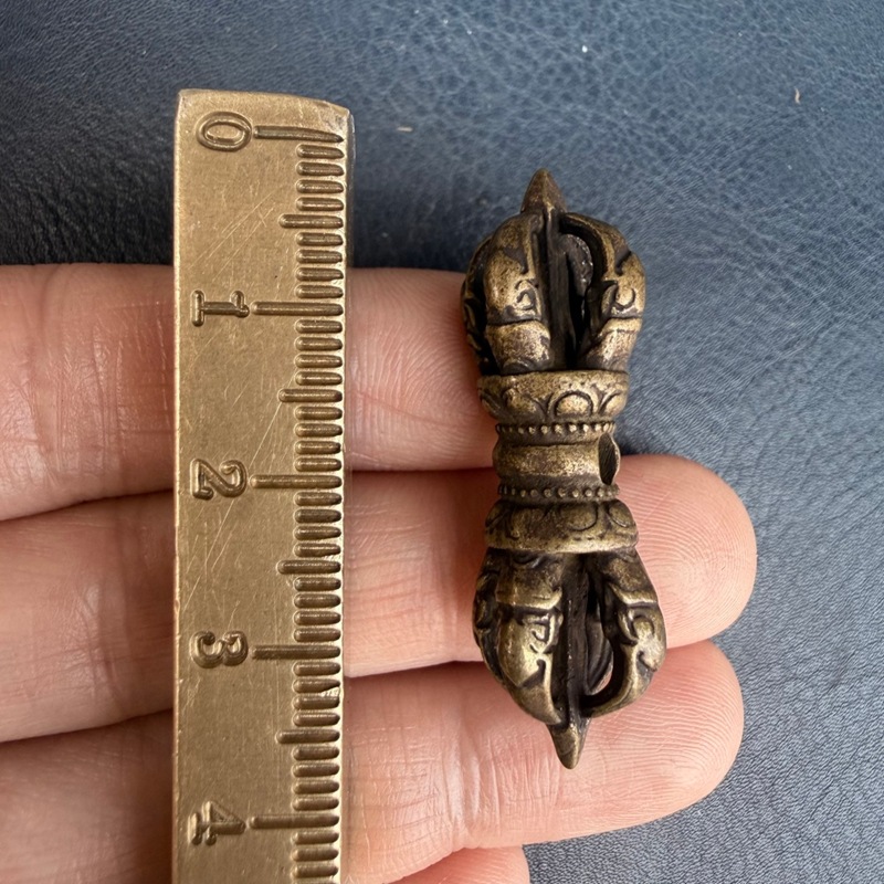 Tibetan-style brass small pend - Small Vintage Collectible Items recension och pris