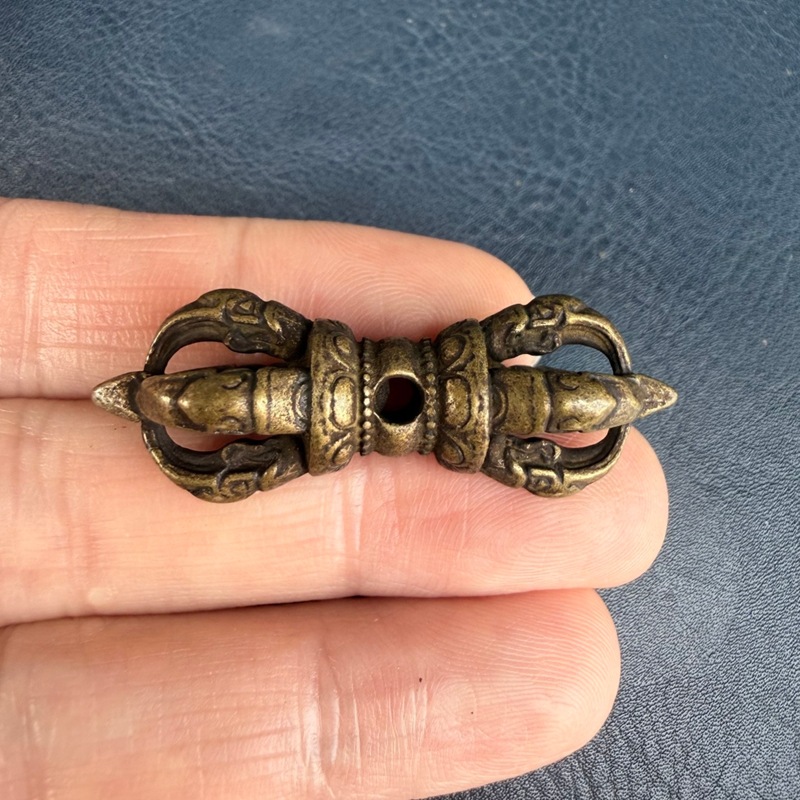 Tibetan-style brass small pend - Small Vintage Collectible Items recension och pris